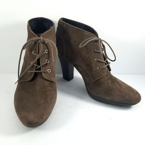 Bandolino Brown Suede Heeled Ankle Boots. Size 10.5. S711
